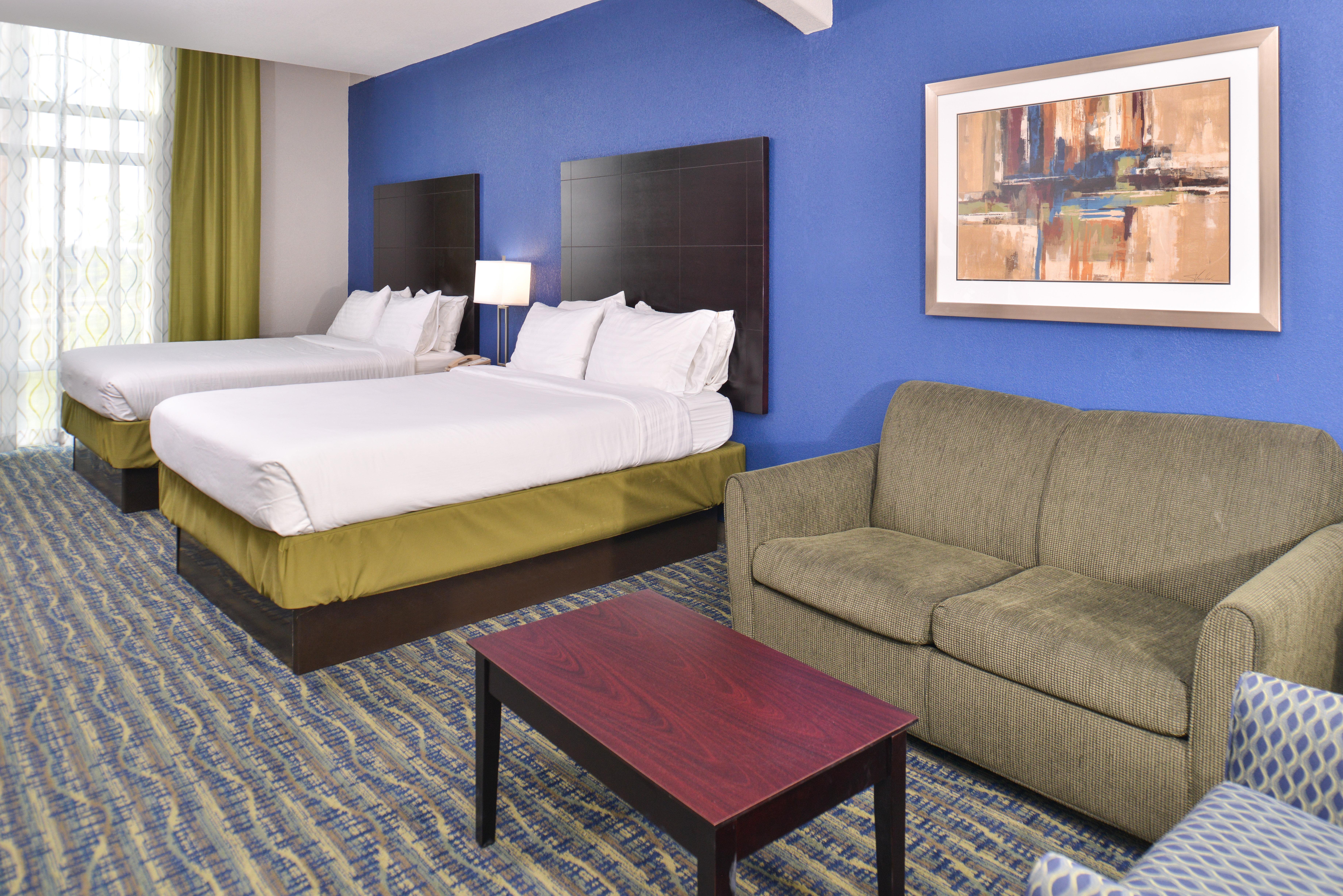 Holiday Inn Express & Suites San Antonio South Exterior photo