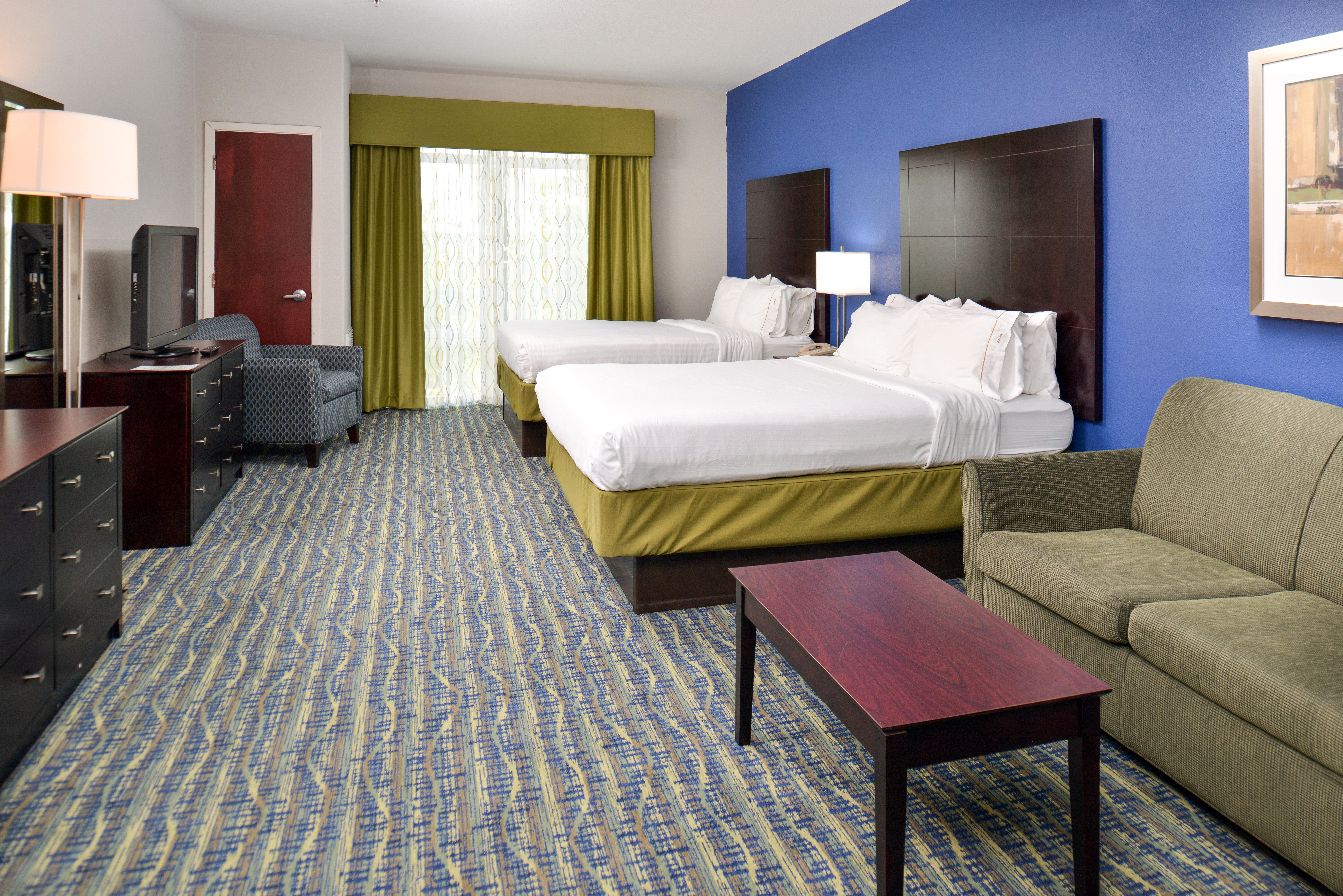 Holiday Inn Express & Suites San Antonio South Exterior photo
